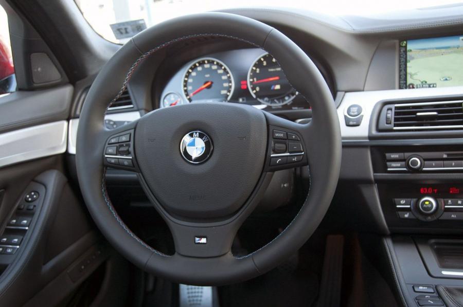 Панель приборов BMW M5 (F10) 2013 года  (NA) (фото 28 из 45)